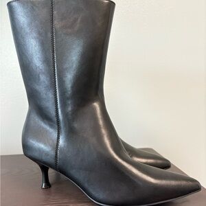 Elegant Black Faux Women's Kitten Faux Boots Sz 7 1/2